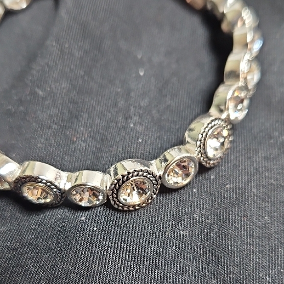 Source Unknown Silver Bracelet with Clear Crystals - Picture 7 of 7